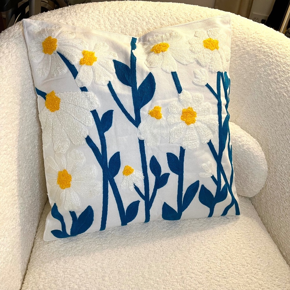 2PC Embroidered Floral Pillowcase - White flowers and blue stems